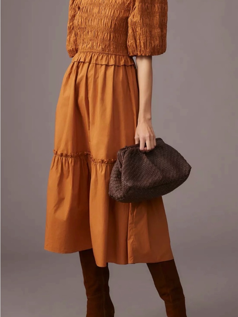 NWOT Moon River Exclusive Caramel Smocked Midi Bubble Sleeve Dress Size Small